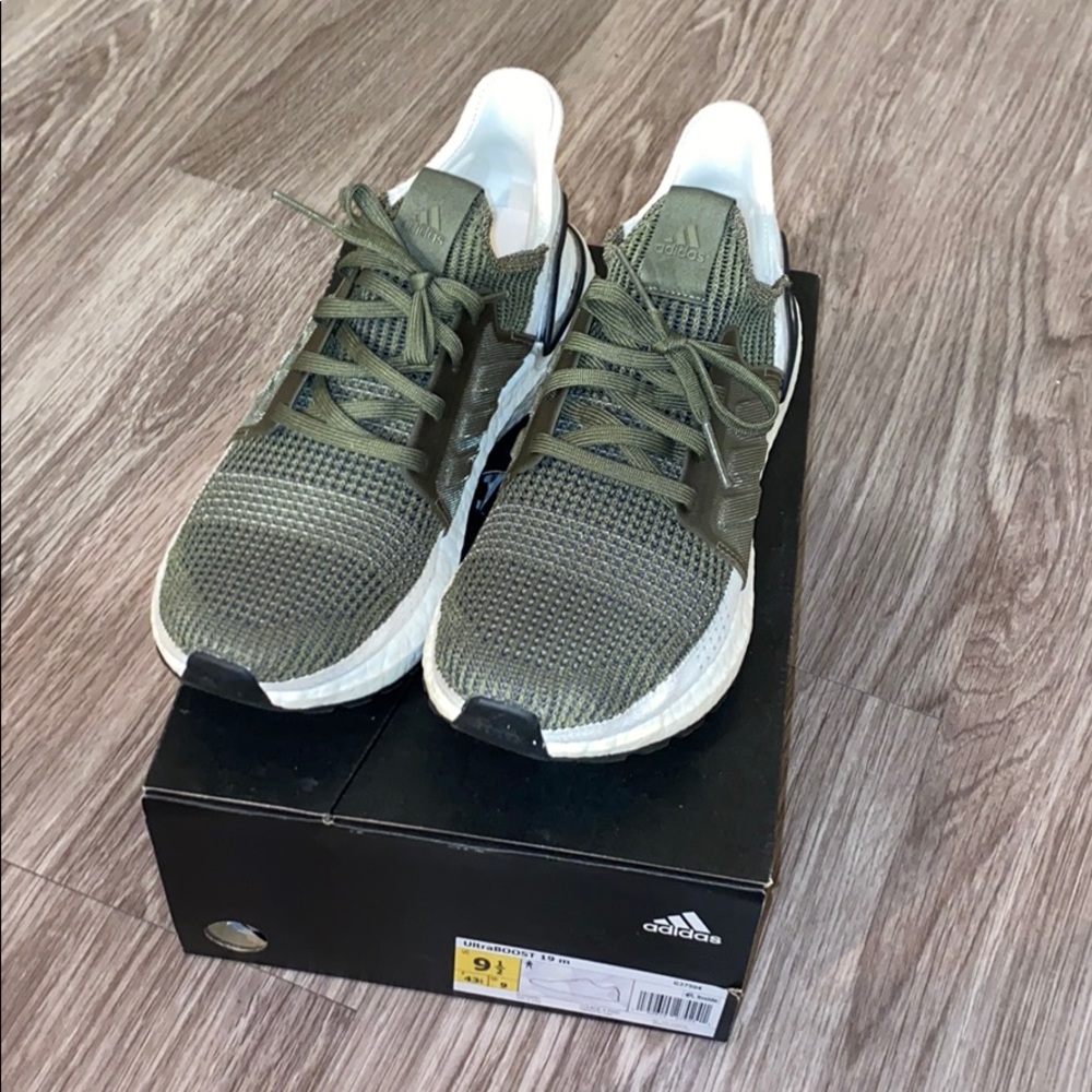 Adidas Ultraboost 19 (Sz 9.5)